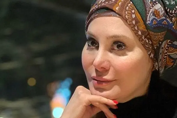 نمایی از خانه آرام جعفری؛ از دکور لاکچری تا درخت کریسمس زیبا!