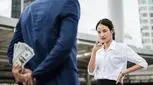 همسرم پول هایش را از من پنهان میکند، چکار کنم؟ 