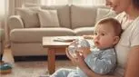از چه سنی به نوزاد آب بدهیم؟ نحوه صحیح و مقدار آب دادن در هر سن