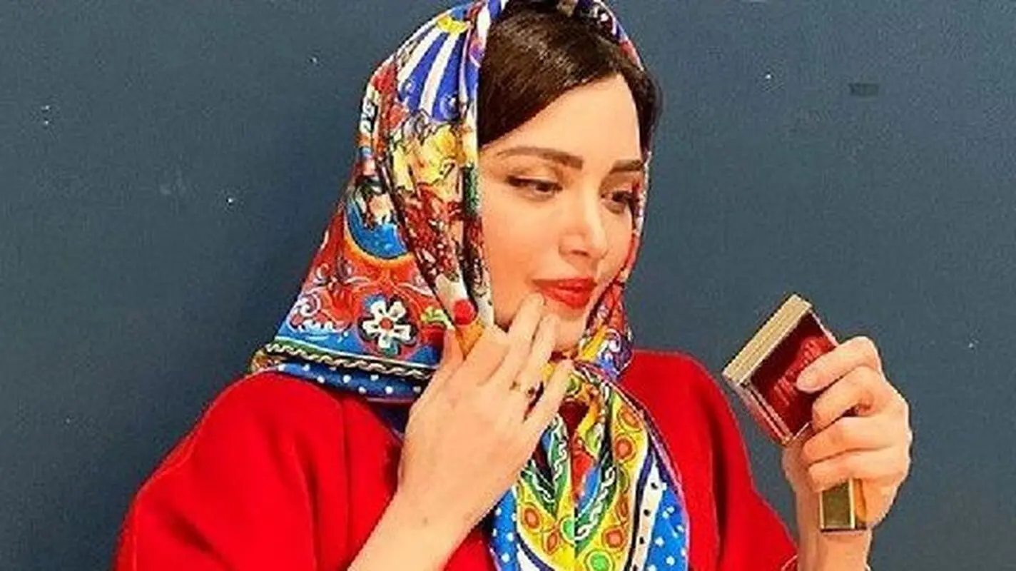 عکس جدید بهنوش طباطبایی در شب یلدا؛ ملکه زیبایی با انار!