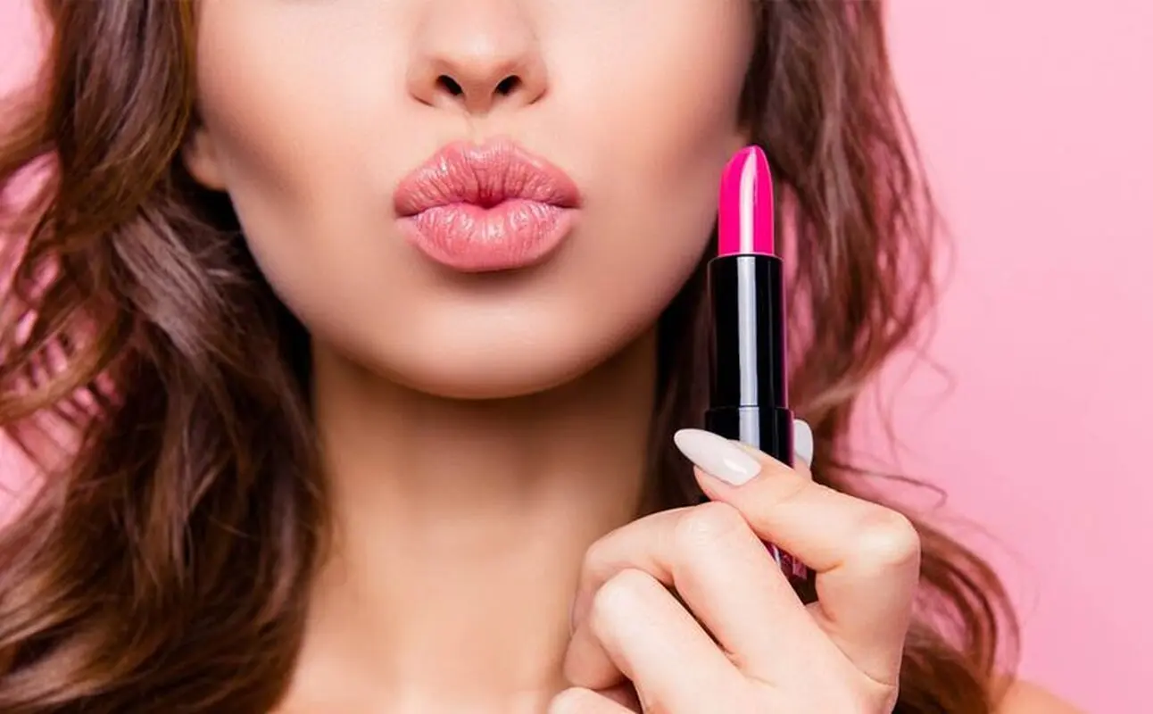 ترفندهایی برای ماندگاری بیشتر رژ لب
