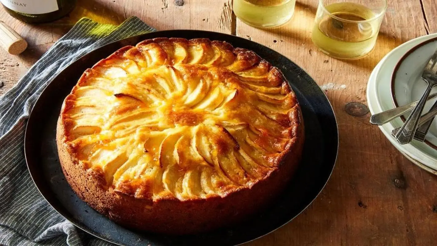 با سیب های مانده و لکه دار یخچال این عصرانه خوشمزه را درست کنید