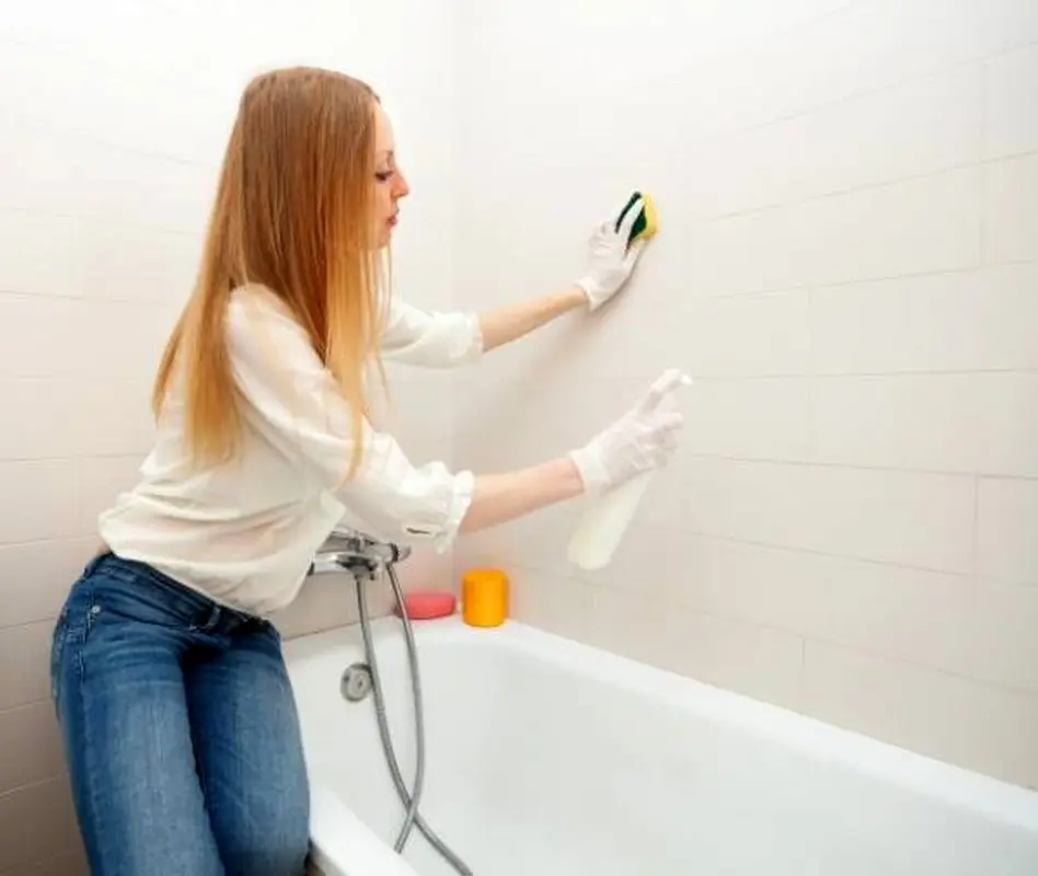 ترفندهای جادویی پاک کردن لکه های صابون در حمام