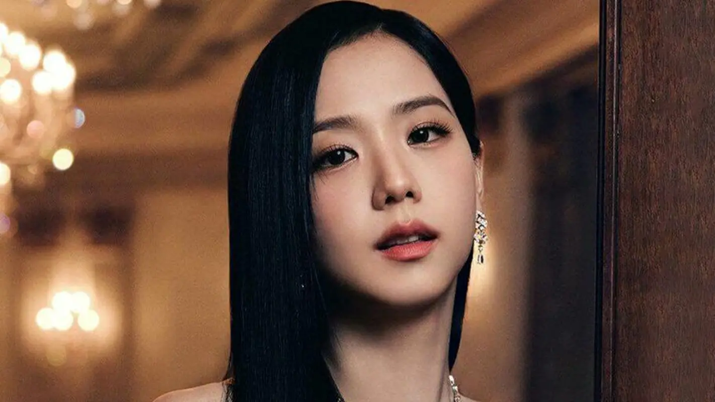 بازیگر و خواننده‌  محبوب کره‌ای روی جلد مجله ووگ (عکس)