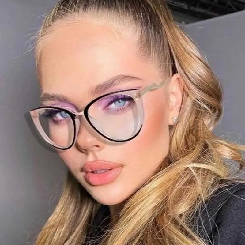 ست کردن عینک با آرایش پاییزی 1403، اینطوری ست کن!