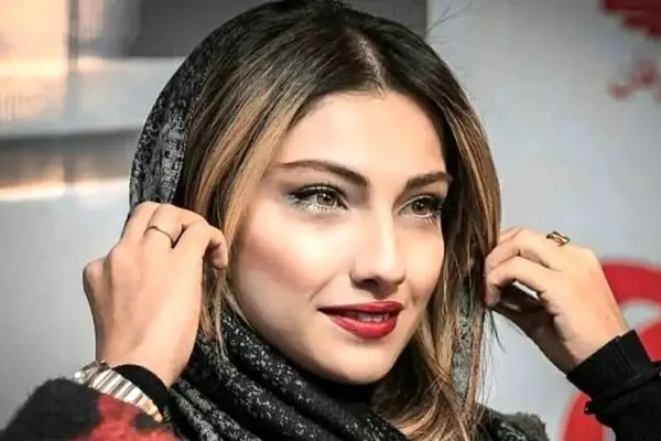 خانم بازیگر جوان با کت فوق‌العاده و رنگ موی جدید همه را شگفت‌زده کرد+ عکس ها در جستجوی شوهر!