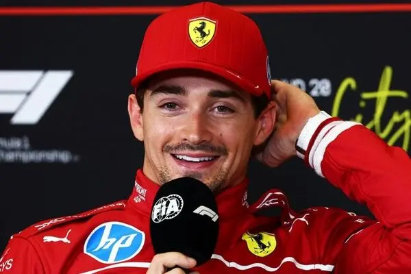 راننده خوش قیافه فرمول یک مدل شد (تصاویر)