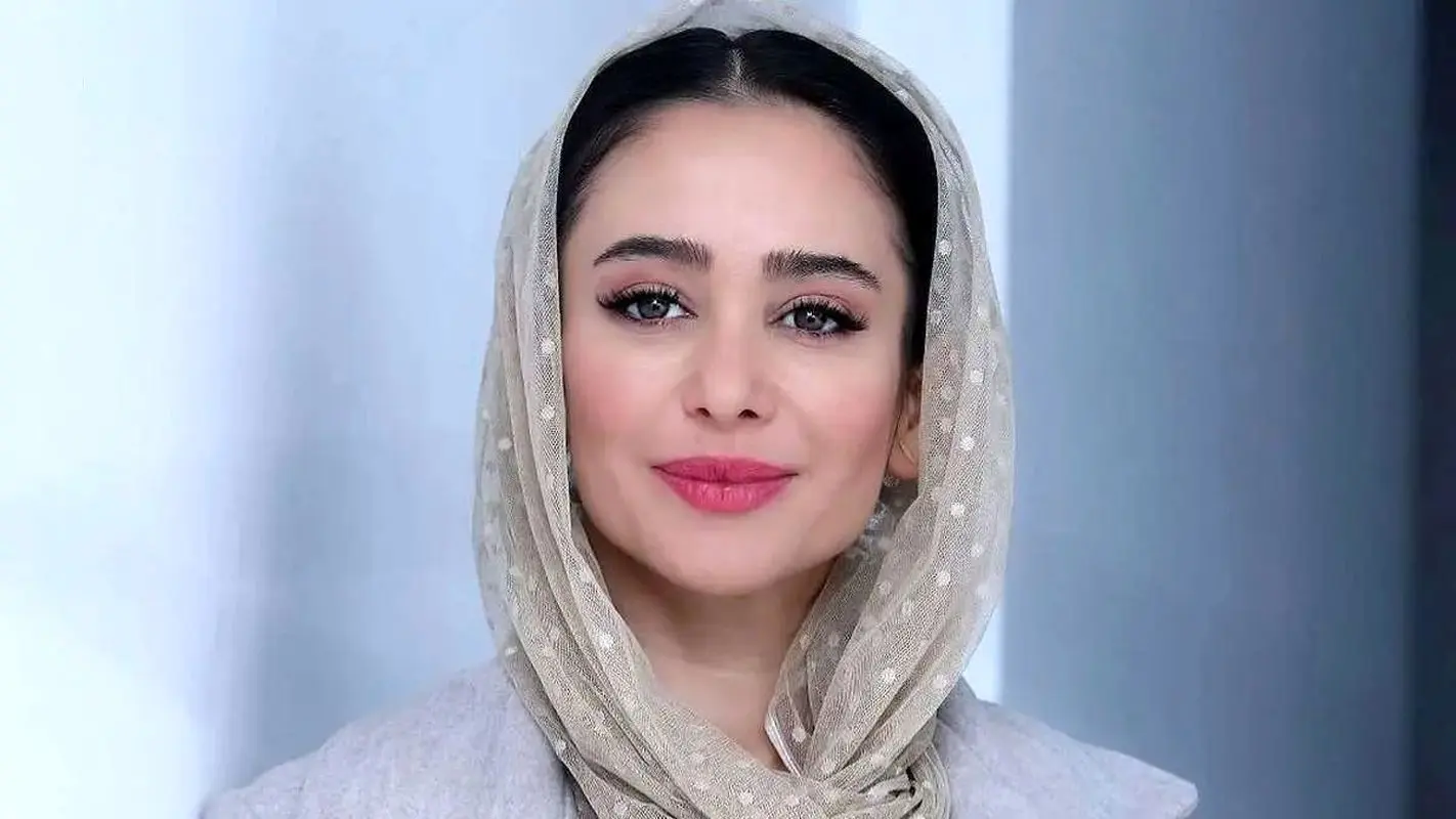 الناز حبیبی از دلتنگی برای مادر گفت / او عکس 2 مرد را رونمایی کرد