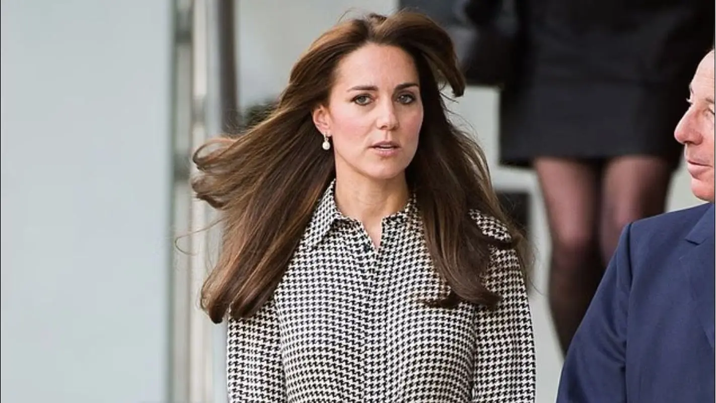 کیت میدلتون، درخشش اینبار در یک پیراهن چهارخانه (عکس)