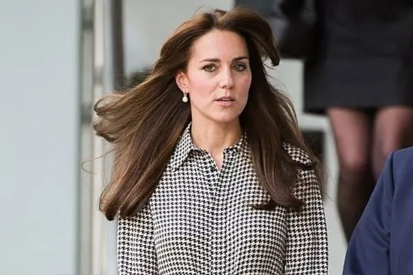 کیت میدلتون، درخشش اینبار در یک پیراهن چهارخانه (عکس)