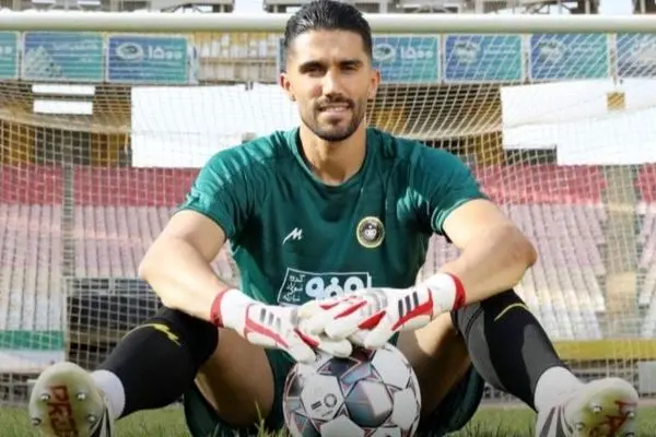 پسر حسین حسینی هم قرار است گلر شود / ژست فسقلی را ببینید!(عکس)