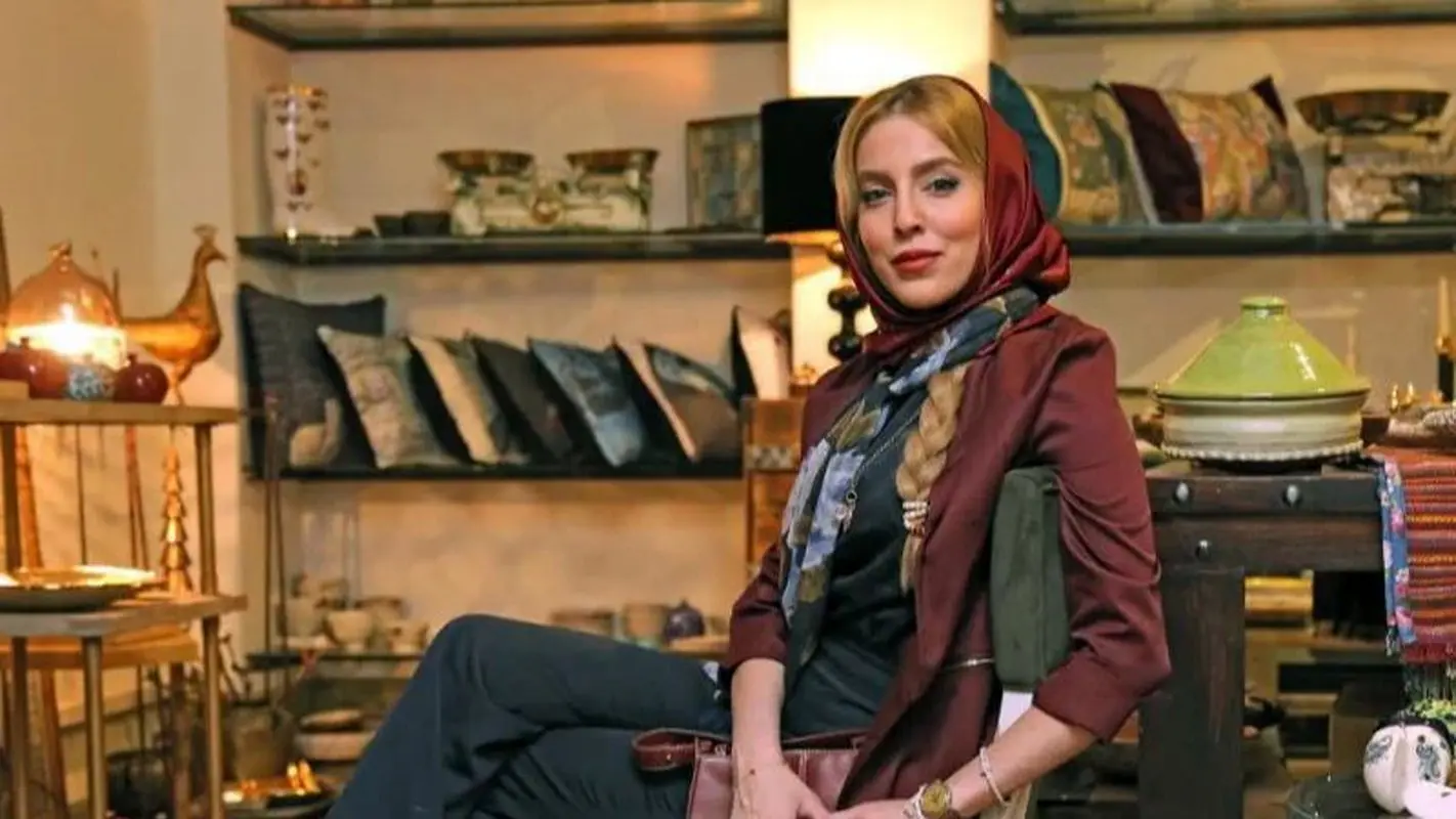 عشوه های عجیب شیما محمدی با استایل پلنگی / جلب توجه با گرانترین شال !