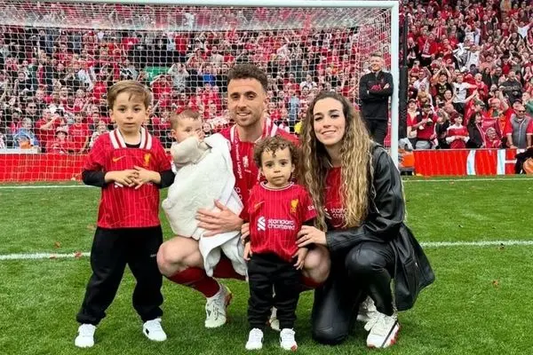 اتفاق دردناک ؛ دخترک یک ساله شد و پدرش نیست! (عکس)