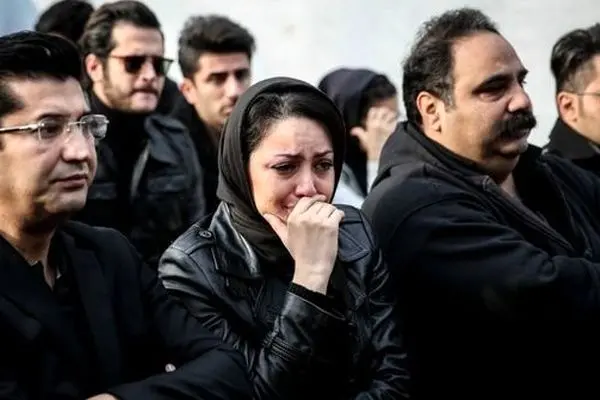 ویدیو دیده نشده از حضور چهره‌های مشهور در مراسم وداع با مرتضی پاشایی؛ از محمدرضا گلزار تا فرزاد حسنی!