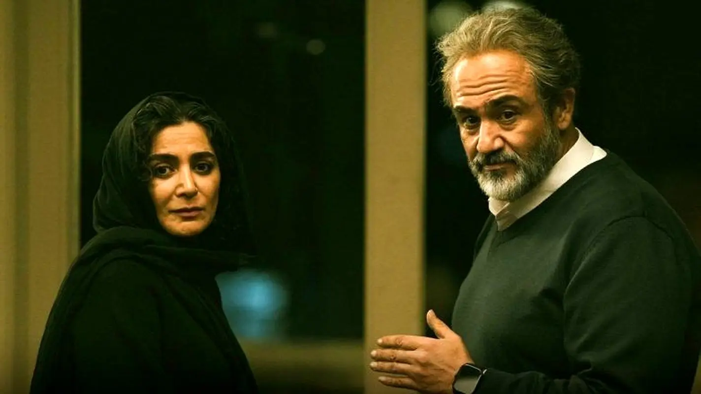 عکس های شوکه‌کننده از کودکی خانم بازیگر سریال محکوم و شوهر کم سن و سالش ‍! 