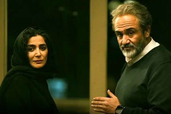 عکس های شوکه‌کننده از کودکی خانم بازیگر سریال محکوم و شوهر کم سن و سالش ‍! 